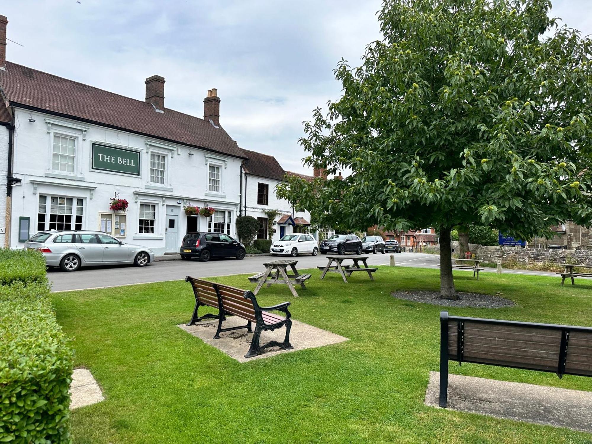 The Bell Hotel Solihull Exterior photo